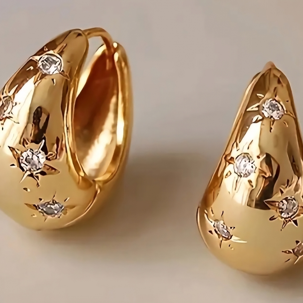 Exquisite Chunky Hoop Earrings/ Eight-pointed Star Pattern Vintage Punk Style